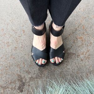 Naturalizer Riviera Black Leather Wedge Sandals with Ankle Strap size 10 Wide